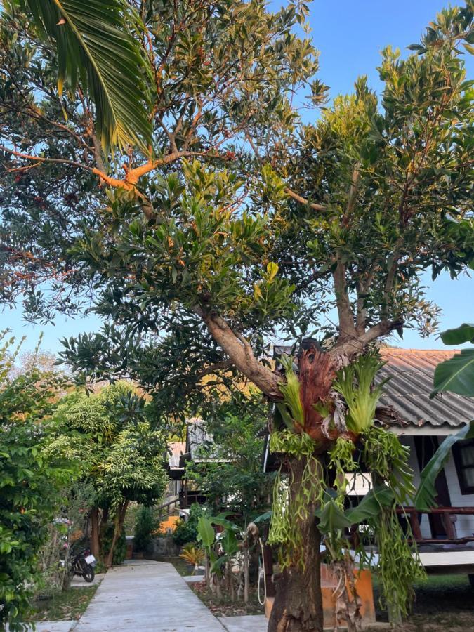 Pyramid Bangalow Ban Laem Sai Exterior foto